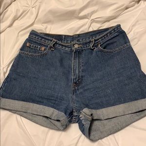 Levi’s High Waisted Cut-Off Shorts